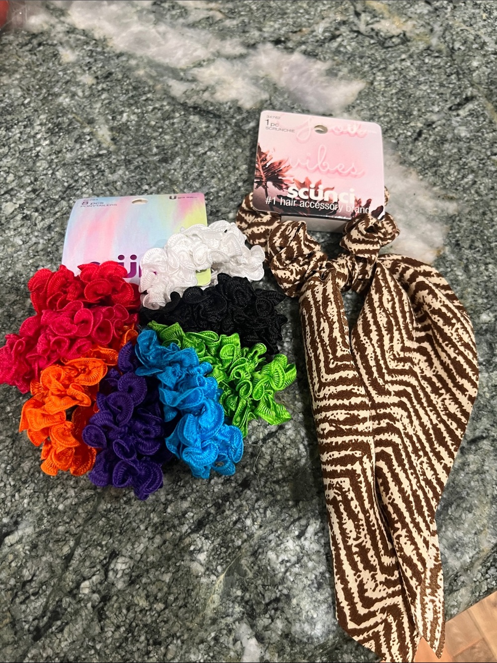scünci Brown Patterned Bow Scrunchie with Assorted Color Mini Scrunchies
